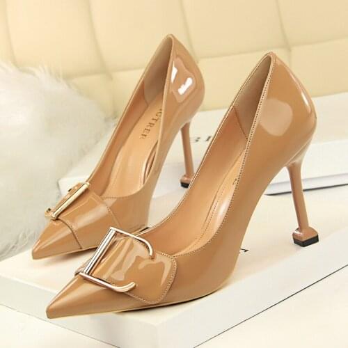 2019 Korean Fashion Metal Belt Buckle Office Shoes Womens Shallow High Heels Party Shoes Pointed Toe Sexy Women Pumps Show Thin