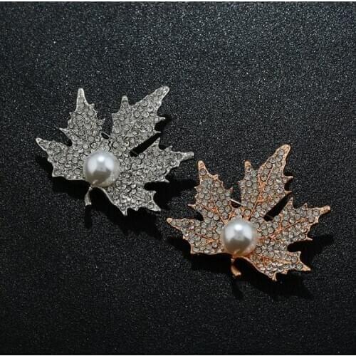 1pcs rose gold/silver high-grade maple leaf shape safety pin brooch with rhinestone/pearl for feminine decoration