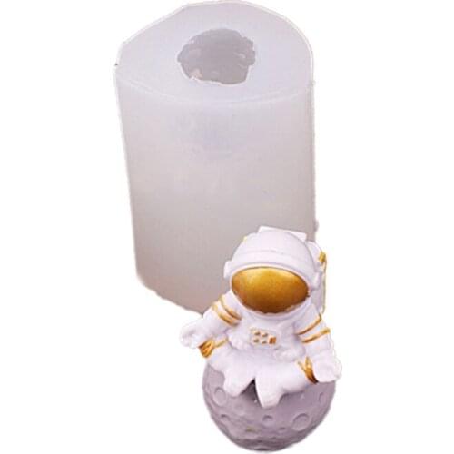94PF Astronaut Candle Epoxy Resin Mold Ornaments Aromatherapy Plaster Silicone Mould