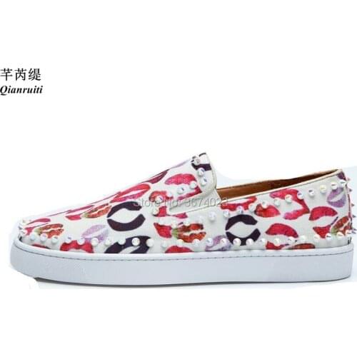 Qianruiti Sexy Men Lips Print Loafers Canvas Shoes Men Mixed Color Casual Shoes Slip On Rivets Flats Runway Sneakers Men