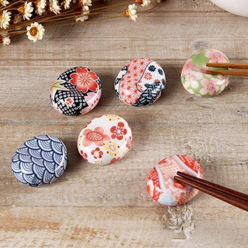 1pc Cute Japanese Ceramic Decorative Chopsticks Holder Rack Spoon Fork Rest Kitchen Tools Tableware 6 Styles