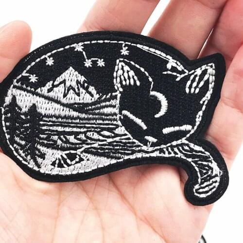 New arrival 1pcs cute cat Iron on Embroidered women Clothes Patch applique bags Clothing diy stripes badges stickers accessories