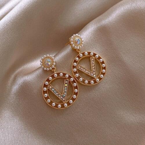 Letter V Earring Jewellery New CC style Pearl Geometric Circle S925 Temperament Personality Earrings Woman Girl Jewels Wholesale