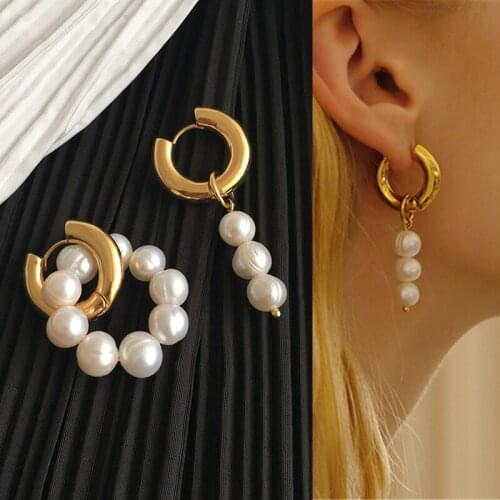 Vintage Metal Hoop Freshwater Pearl Asymmetrical Pendant Drop Earrings for Women Girls Teens Korean Fashion Earrings 2021 Trend