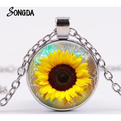 New Sunflower Chain Necklace Bright Color Yellow Sun Flower Round Necklace Art Picture Glass Dome Pendant Women Lucky Jewelry