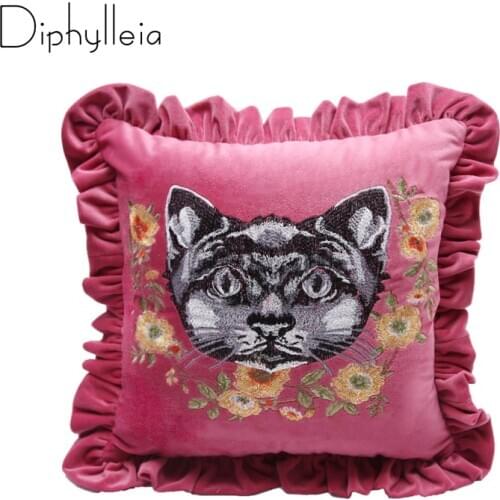 Diphylleia luxury velvet animal cat embroidery with Flounce design Home Decor cushion case pink pillow cover free shipping