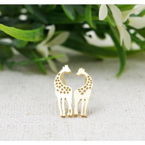 SMJEL Fashion Jewelry New Loving Giraffes Earrings for Women Cute Animals Stud Earrings Lover Gifts Brincos