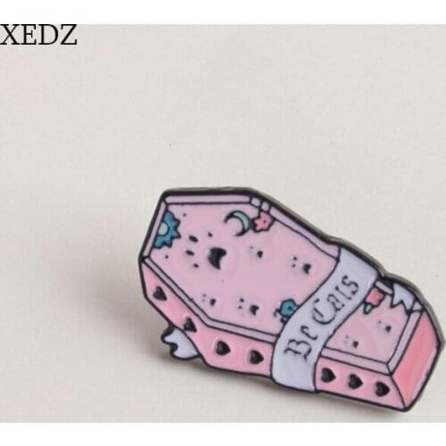 XEDZ Fun Cat Claw Pink Coffin Enamel Brooch Girl Halloween Ribbon Flower Coffin Heart Cartoon Badge Backpack Jewelry Gift