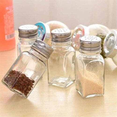 Studyset Salt And Pepper Shakers