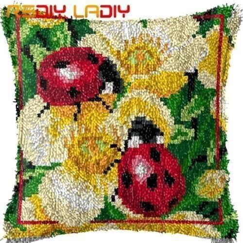 Latch Hook Cushion Two Ladybugs Pillow Case Pre-Printed Color Canvas Acrylic Yarn Latched Hook Pillow Crochet Cushion Cover Kits