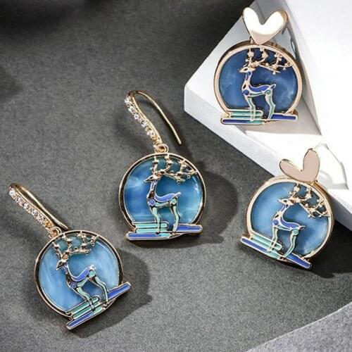 1 Pair Chinese Style Ear Stud Eye-catching Fish Pattern Metal Ear Hook for Women