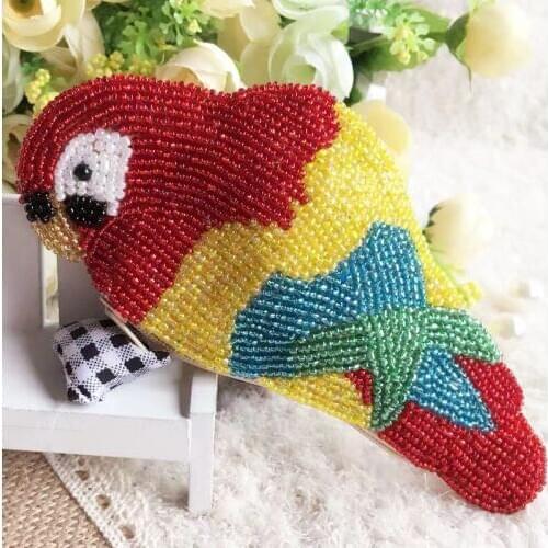Ensso 2018 Handmade Beading Purse Parrot Embroider Mini Wallet Colorful Bird Coin Purses Animal Mini Bag Cute Gift Chinese New