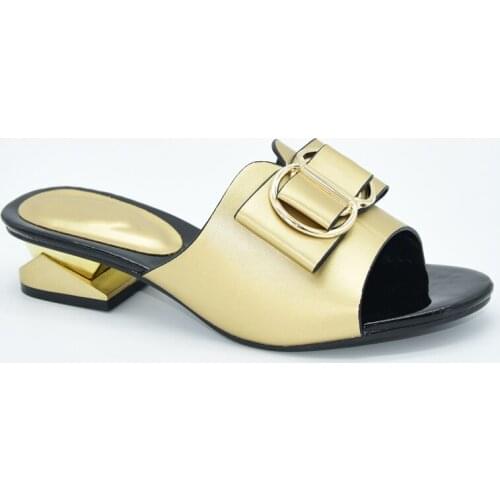 Fashionable Ladiesslippers Womens Slippers Nigeria Style Shoes Slipper with Low Heels and Rhinestones for Women African Design