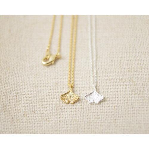 Fashion delicate ginkgo leaf pendant necklace