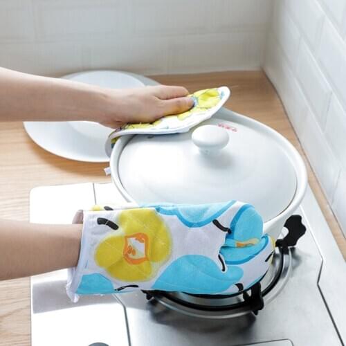 2pc/Set Household Anti-scalding Glove+Mat Cooking Baking BBQ Hot Resistant Mitts Microwave Oven Heat Gloves Random Color