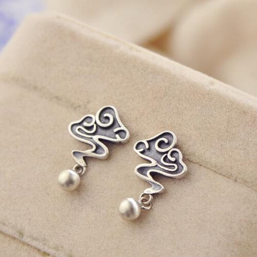 Silver womens retro craft personality auspicious cloud round bead earrings exquisite high-end ladies cocktail party jewelry