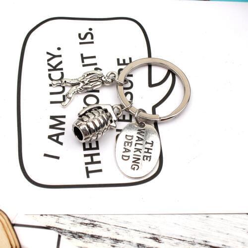 New Fashion KeychainThe Walking Dead Pendants DIY Men Jewelry Car Key Chain Ring Holder Souvenir For Gift Zombie Revolver