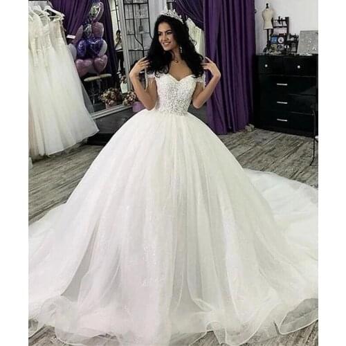 Ball Gown Wedding Dresses Off Shoulder Court Train Lace Tulle Short Sleeve Glamorous Sparkle & Shine with Lace Appliques