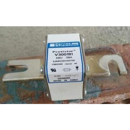 Fuses: PC32UD69V550D1A 6,9 URD 32 D11A 0550 S300189 / PC32UD69V630D1A T300190 / PC32UD69V700D1A R300188 aR