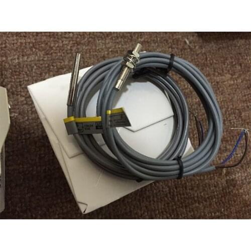 1PCS E2E-X1C1 E2E-X1B1 E2E-CR8C1 E2E-CR8B1 Omron Proximity Switch Sensor New High Quality