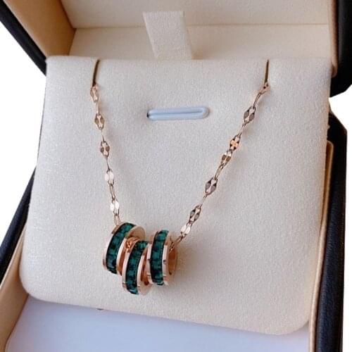 Lady Necklace Red Green 316L Stainless Steel Crystal Titanium Steel Necklace High Sense Three-ring Pendant Water-wave Chain
