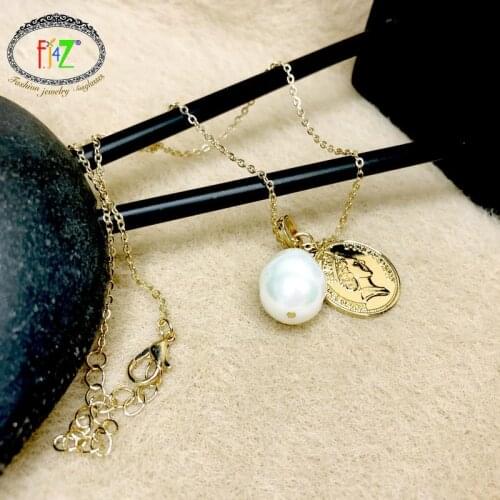 F.J4Z 2021 Hot Necklace for Women Gold Metal Coin Irregular Simulated Pearl Pendant Necklace Lady подвески с жемчугом 2021