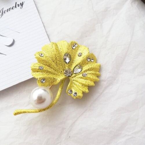 Water pearl jewelry contracted alloy brooch enamel painted lotus leaf brooch brooch custom manufacturers supply