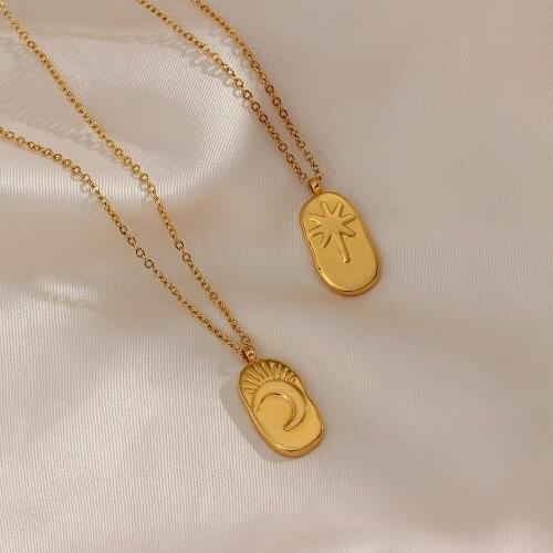 2021 New Round Square Pendant Stainless Steel Gold Plated Jewelry Moon Star Necklace Tarnish Free Necklaces For Women