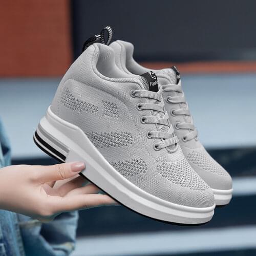 2021 New Designers Mesh Breathable Running Shoes Women Outdoor Walking Shoes Woman Fashion Sneakers Ladies Jogging Heighten 4cm
