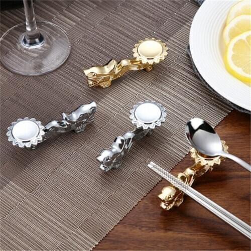 New Dragon Chopsticks Holder Rest Stand Metal Craft Stainless Steel Table Decoration Chopsticks Holder Rack Frame Kitchen Tools