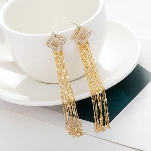 2021 New Contracted Long Metal Tassels Senior Drop Earrings Elegant Fashion Sweet Crystal Geometric Fine Women Earrings