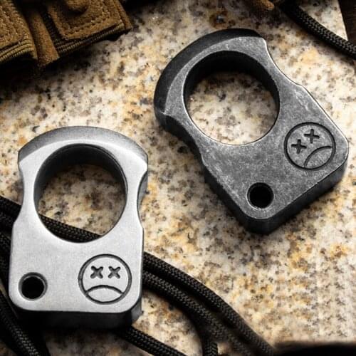 Alloy Steel Outdoor Survival Tactical Tool Multifunctional Ring Pendant Ring Pendant Window Breaker Girlsself-defense equipment