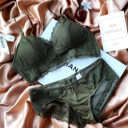 2020 New Style 4 colors S M L XL wire free Lace Edge Thin Cotton Bra Set hollow out sexy Underwear Bra and translucent panty set