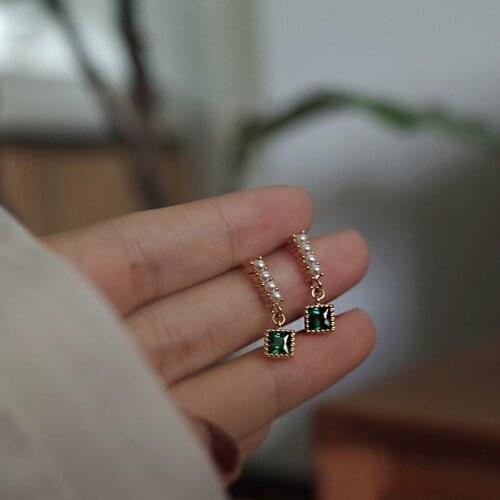 VENTFILLE 925 Sterling Silver Vintage Emerald Pearl Short Exquisite Simple Earrings