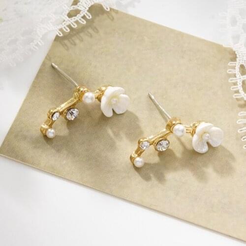 Jaeeyin 2021 New Arrival Summer Mini Temperament Exquisite Cute Personality Creative Unusual Shiny Decorate Earrings for Girls