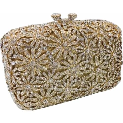The new Italian metal ladies' clutches craft fabrics, ladies attend the party, the clutches show the temperament