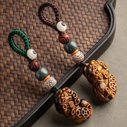 Natural Tiger Eye Stone Hand-carved Lucky Goods Beast Pixiu Brave Troops Keychain Key Holder Animal Feng Shui Car Key Chain Gift