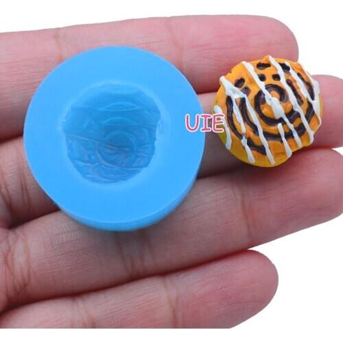 GYL047U 17.8mm Cake Silicone Mold Fondant Cake Decoration Candy Resin Clay Earrings Necklace Craft Soap Candle FOOD SAFE