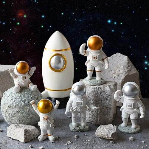 IVYSHION Miniature Figurines