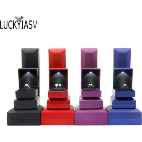 LED Light Jewelry Box Diamond Marriage Ring Bracelet Box Pendant Box For Necklace Ring Jewelry Storage Box Display Jewelry