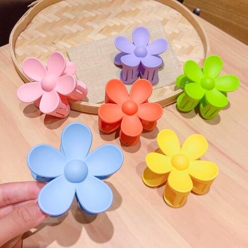 New Women Girls Cute Candy Colors Big Flower Plastic Hair Claws Sweet Hair Holder Clip Hairpin Fashion Hair Accessories