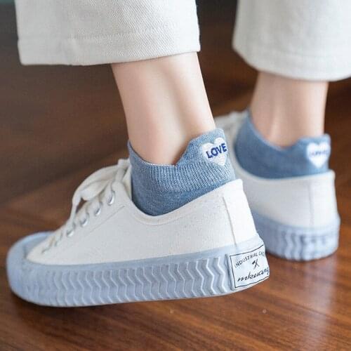 Q 3Pairs Cute Cartoon Cat Happy Soxs Anime Embroidered Short Socks Casual Breathable Boat Sock Sweet Women Cotton Ankle Socks