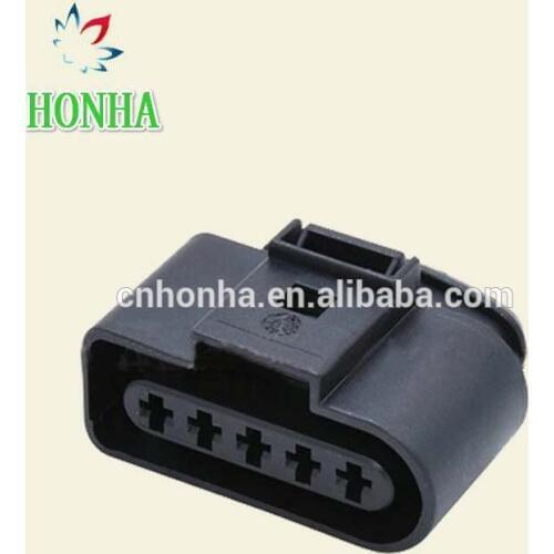 FREE SHIPPING 4 Pin 4D0 973 725 Female Automotive Conector Electrical Wiring Plug