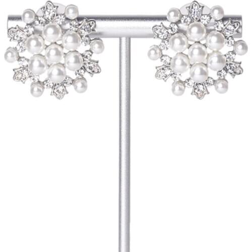 Snowflake Cute Pearl Stud Earrings Round Imitation Pearl Hollow Party Wedding Jewelry Handmade Stud Earrings