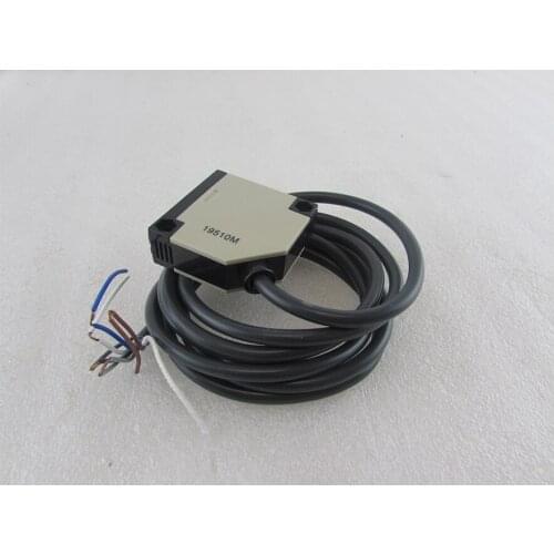 Original Omron photo electric sensor E2F-X1R5Y12M