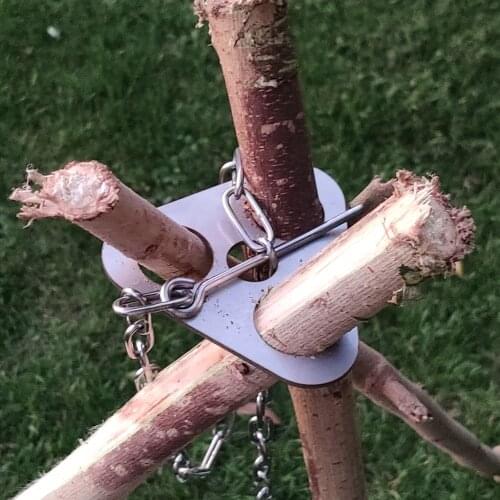 Outdoor Stainless Steel Triangle Bonfire Rack Portable Tripod Chain Picnic Hanging Pot Holder Barbecue Rack Hanger