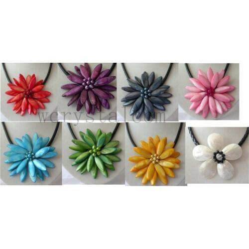 Designer Wholesale 8 Pieces / Lot White Gray Red Yellow Pink Blue Purple Green Shell Pearl Bead Flower Necklaces Free Shipping