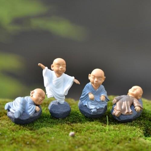 Monk Figure Ornaments Kung Fu Doll Toy Miniature Dollhouse Bonsai Garden Decor 85AC