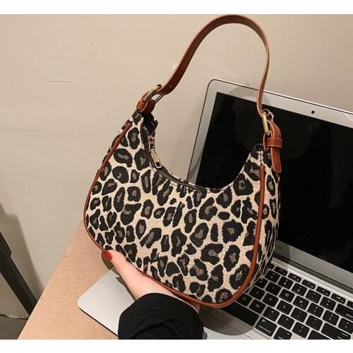 High sense autumn personality underarm bag autumn 2021 new fashion leopard print womens designer shoulder messenger bag
