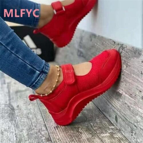 2021 spring and autumn new casual sports single shoes womens flat-bottomed thick-soled solid color flying knit fashion
